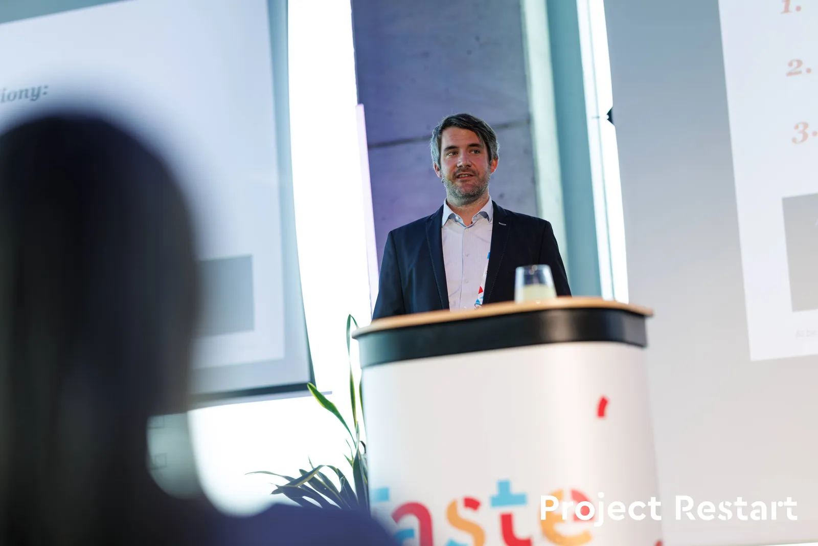 Project Restart 2026 — Jiří George Dolejš na pódiu, foto 04
